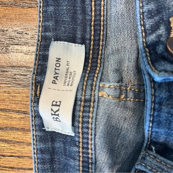 BKE Women’s Blue Faded Jeans - Picture 3 of 4